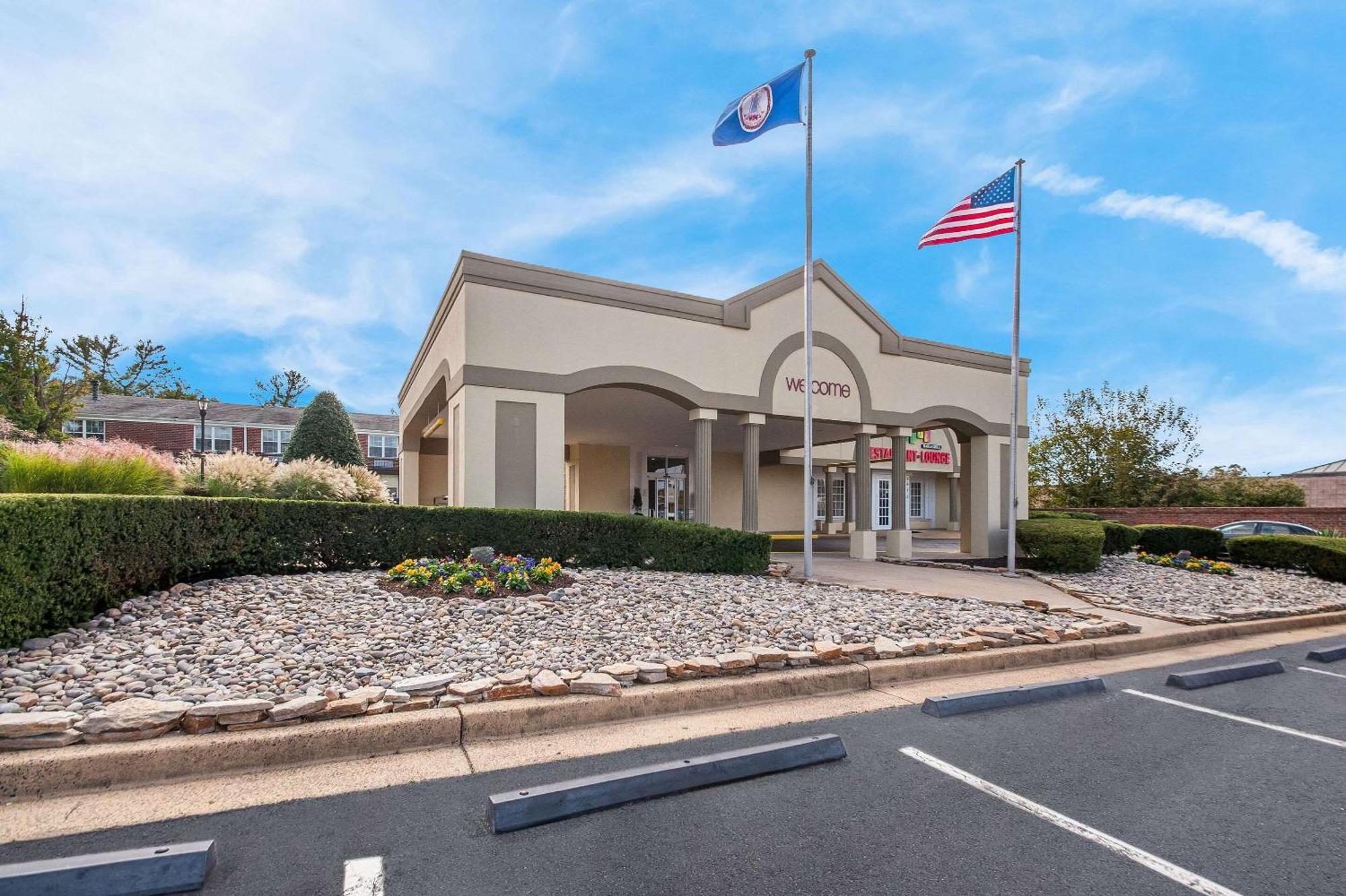 Clarion Inn Falls Church-Arlington Exterior foto