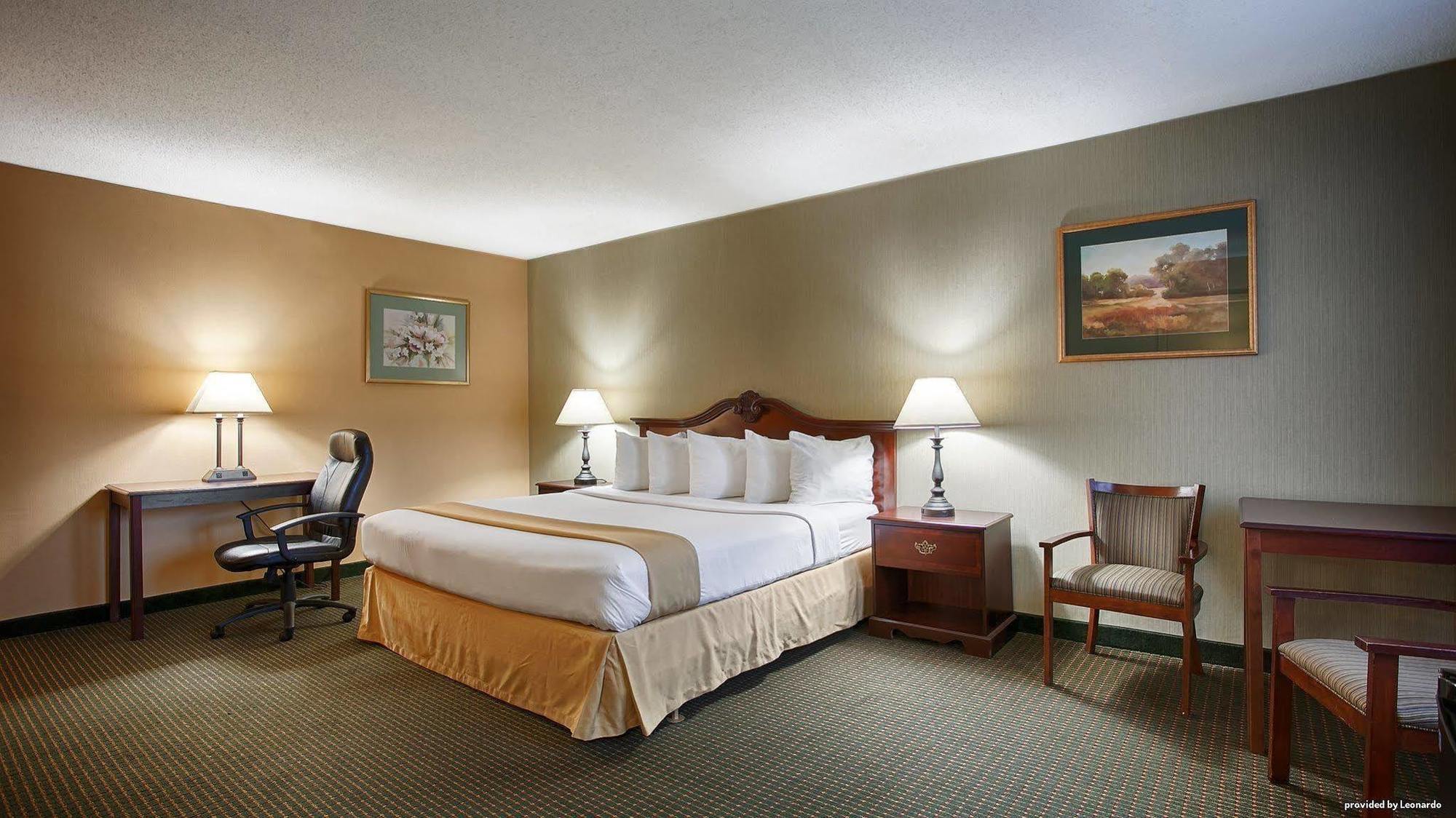 Clarion Inn Falls Church-Arlington Exterior foto