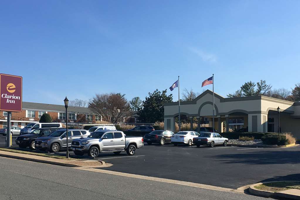 Clarion Inn Falls Church-Arlington Exterior foto